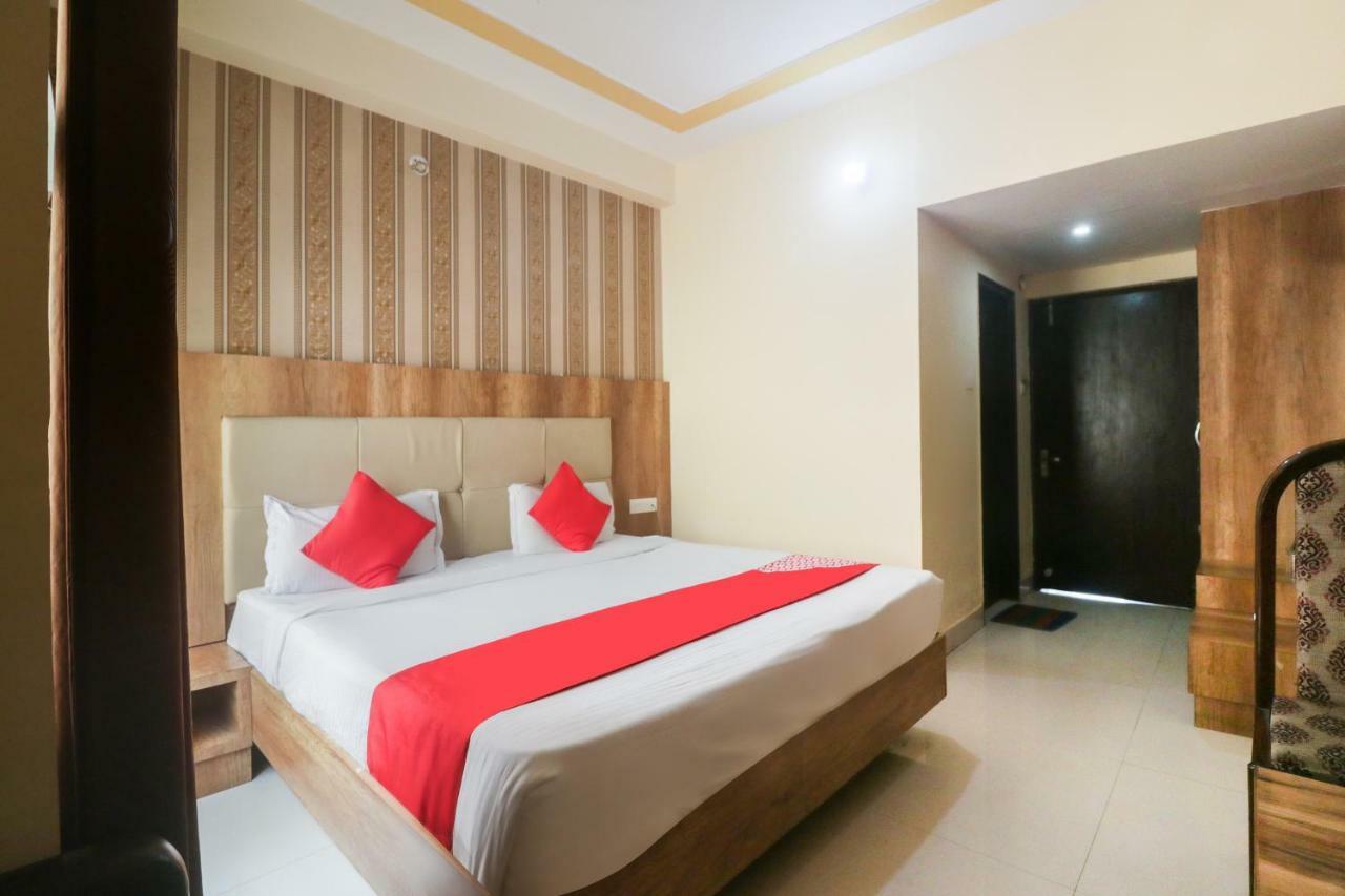 Oyo 48974 Hotel Shweta Residency Varanasi Ngoại thất bức ảnh